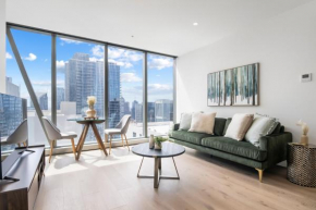 Stunning CBD Apt Best Location with Gym and Pool!